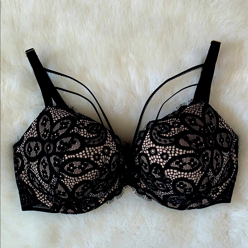 Victoria’s Secret Strappy Lace Push-up Bra